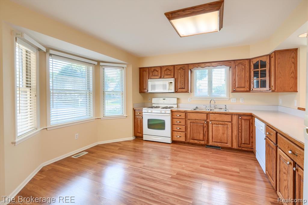 5930 Cross Creek Drive, 246, Swartz Creek, MI 48473 — Photo 15