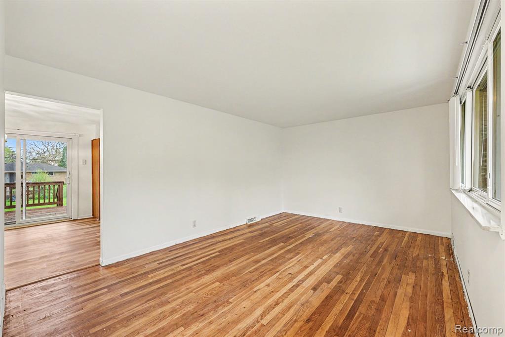 3688 Breaker Street, Waterford, MI 48329 — Photo 9