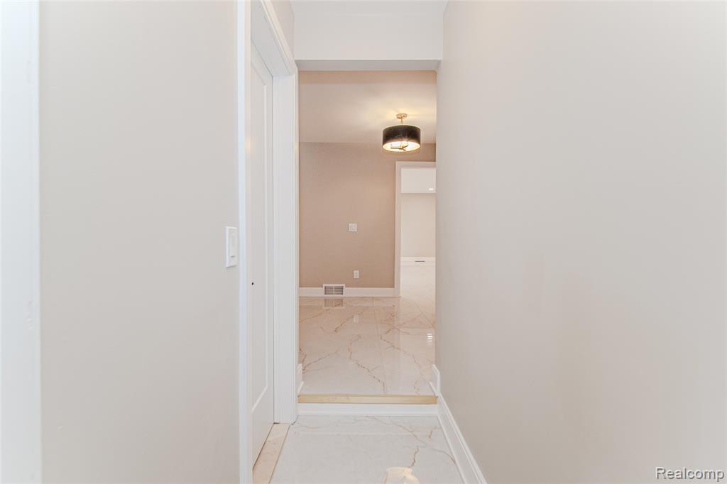 21993 Riverview Drive, Beverly Hills, MI 48025 — Photo 37