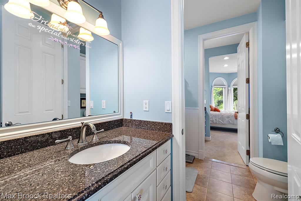 6340 Lakeshore Street, West Bloomfield, MI 48323 — Photo 34