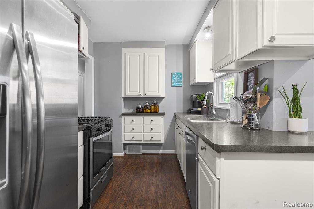 430 N Edgeworth Avenue, Royal Oak, MI 48067 — Photo 14