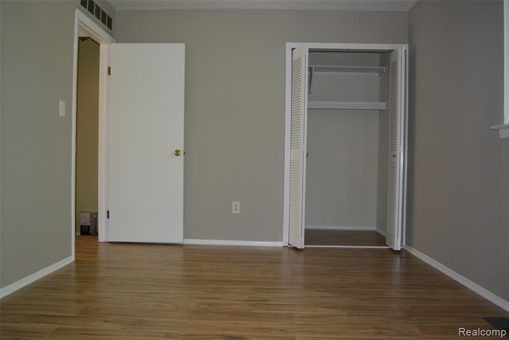 3883 OLD CREEK Road, 18, Troy, MI 48084 — Photo 37