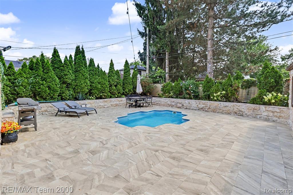 22331 Watsonia Street - Photo 5
