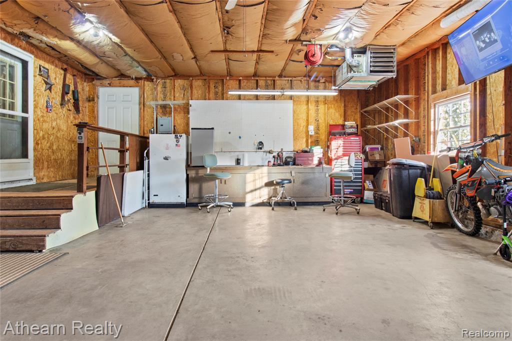 9023 Circle Lake Drive, Grand Blanc, MI 48439 — Photo 12