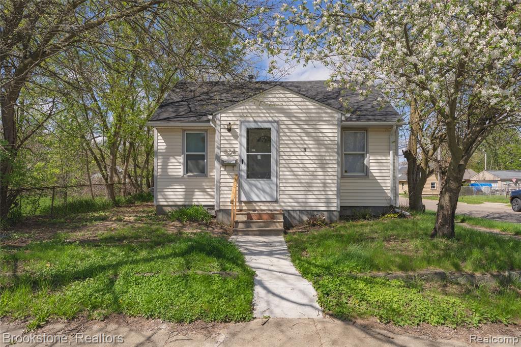 524 Luther Avenue, Pontiac, MI 48341 — front exterior