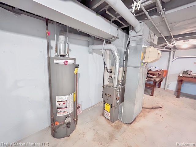 4098 HUNTERS Circle W, Canton, MI 48188 — Photo 20
