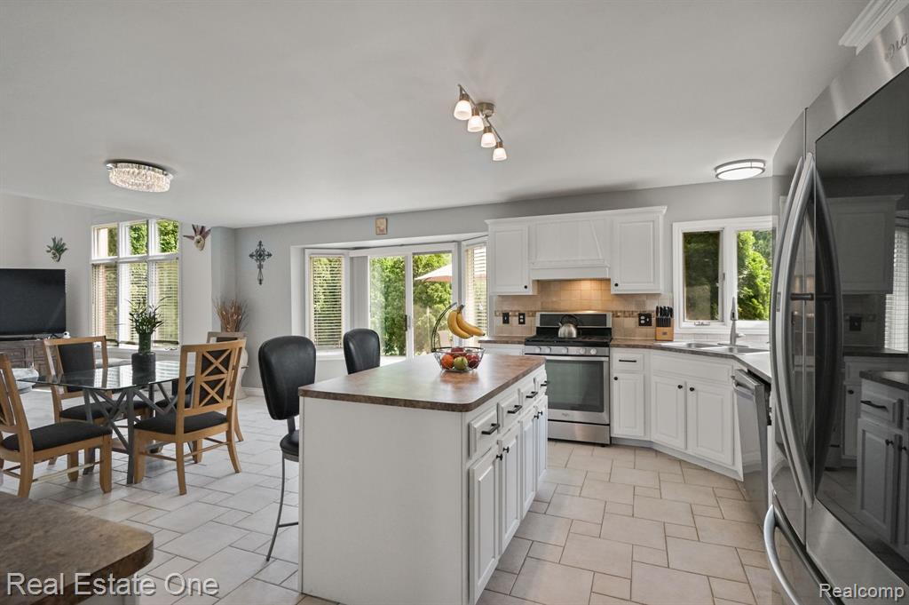 56916 Saint Andrews Drive, Macomb, MI 48042 — Photo 9
