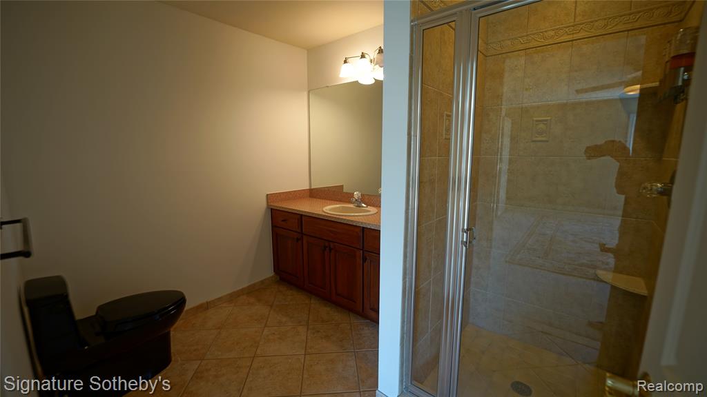 6608 ENCLAVE Drive, Clarkston, MI 48348 — Photo 24