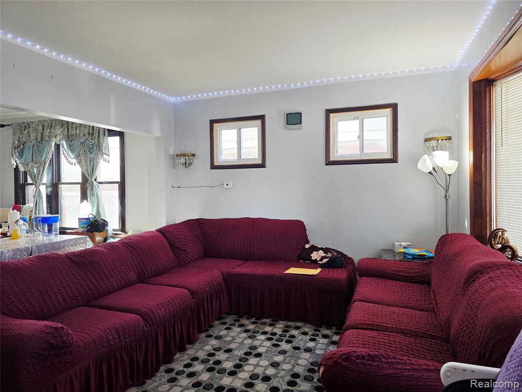 3376 Holbrook Street, Hamtramck, MI 48212 — Photo 6