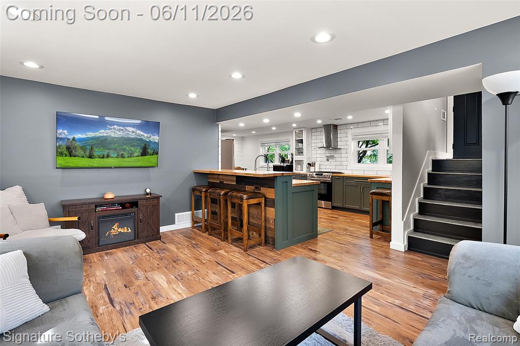 954 Panorama Drive, Milford, MI 48381 — Photo 14