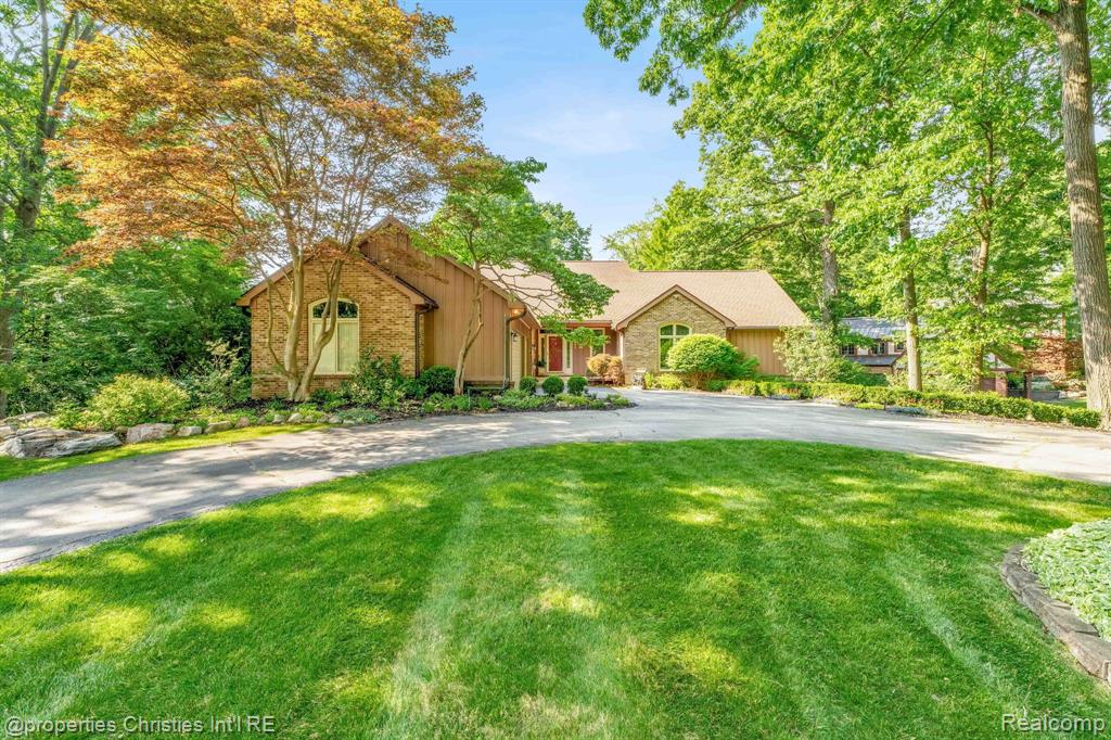 5641 SUSSEX Drive, Troy, MI 48098 — Photo 4