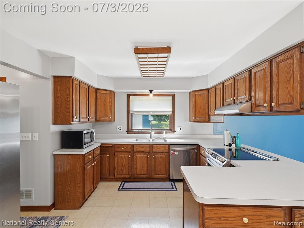 40368 Village Wood Road, Novi, MI — Photo 10