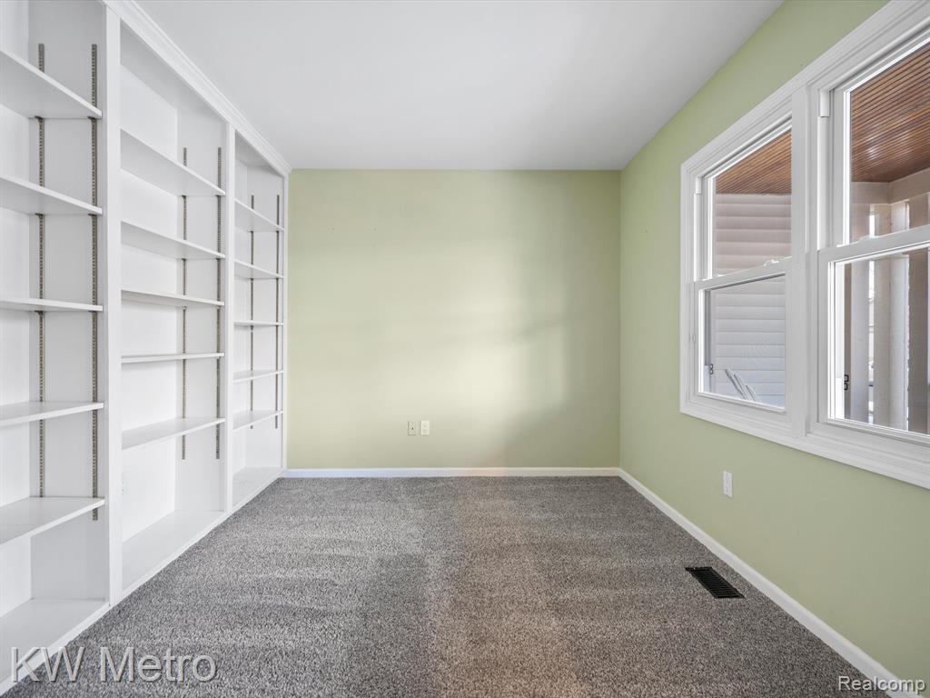 441 DORCHESTER Way, Milford, MI 48381 — Photo 44