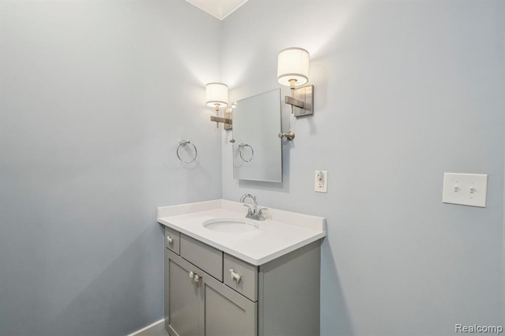 13348 Vernon Avenue, Huntington Woods, MI — Photo 37