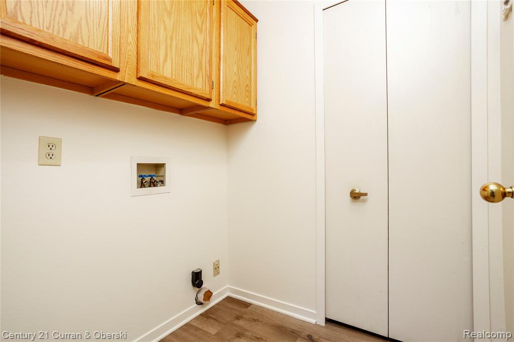 9429 Westwind Drive, Livonia, MI 48150 — Photo 16