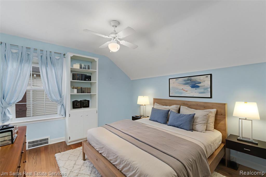 1525 Hollywood Avenue, Grosse Pointe Woods, MI 48236 — Photo 16