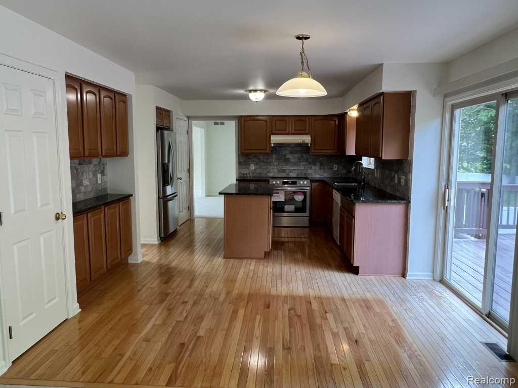 5931 Cedar Ridge Drive, Ann Arbor, MI 48103 — Photo 4