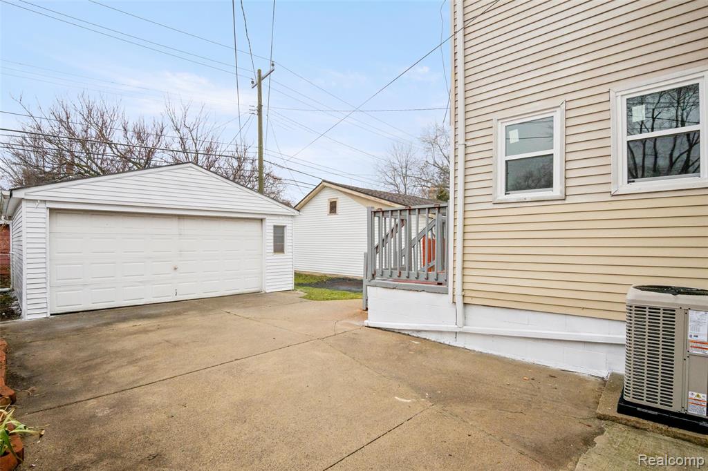 1387 University Avenue, Lincoln Park, MI 48146 — Photo 43
