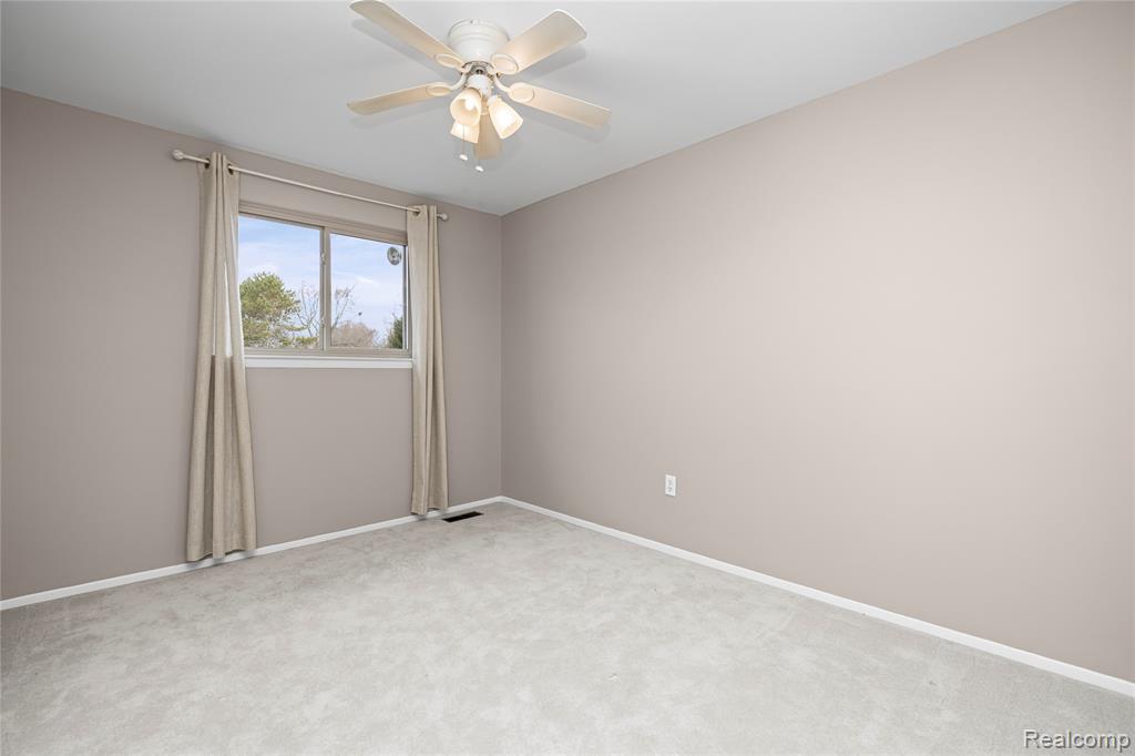 864 Dressler Lane, Rochester Hills, MI 48307 — Photo 23