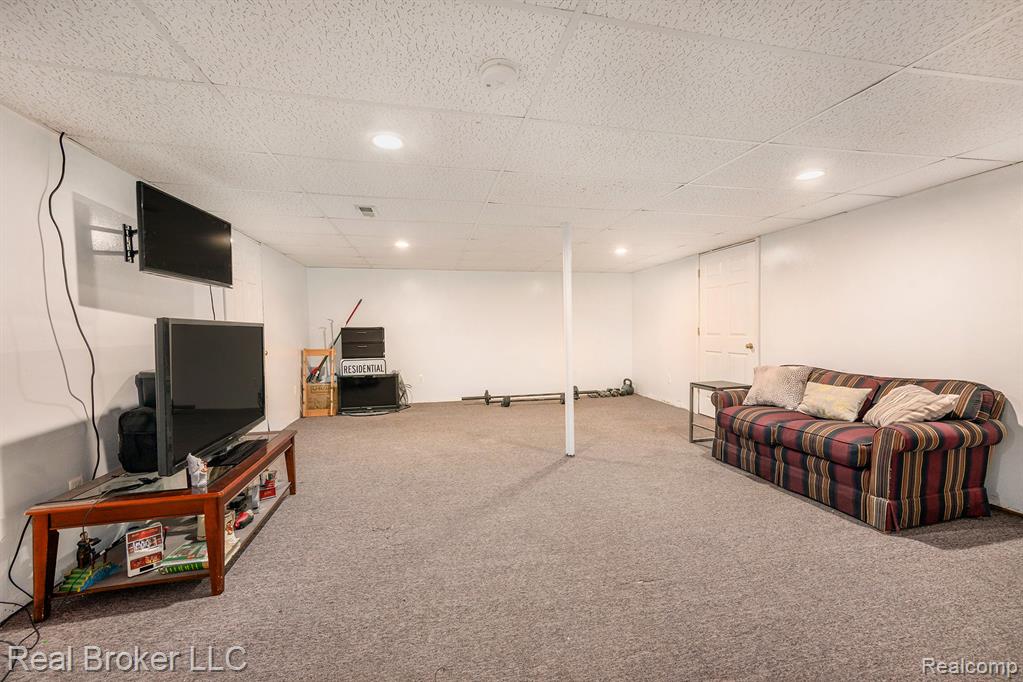 50155 OXFORD Drive, Macomb, MI 48044 — Photo 16