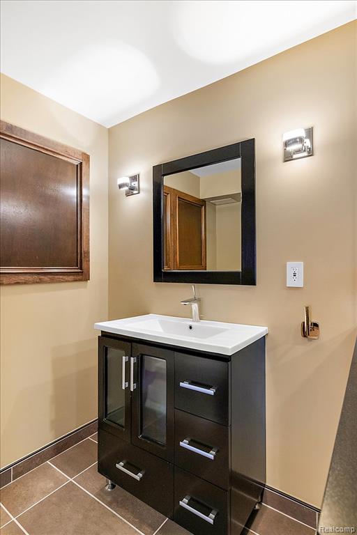 43054 Oxford Court, Novi, MI — Photo 24