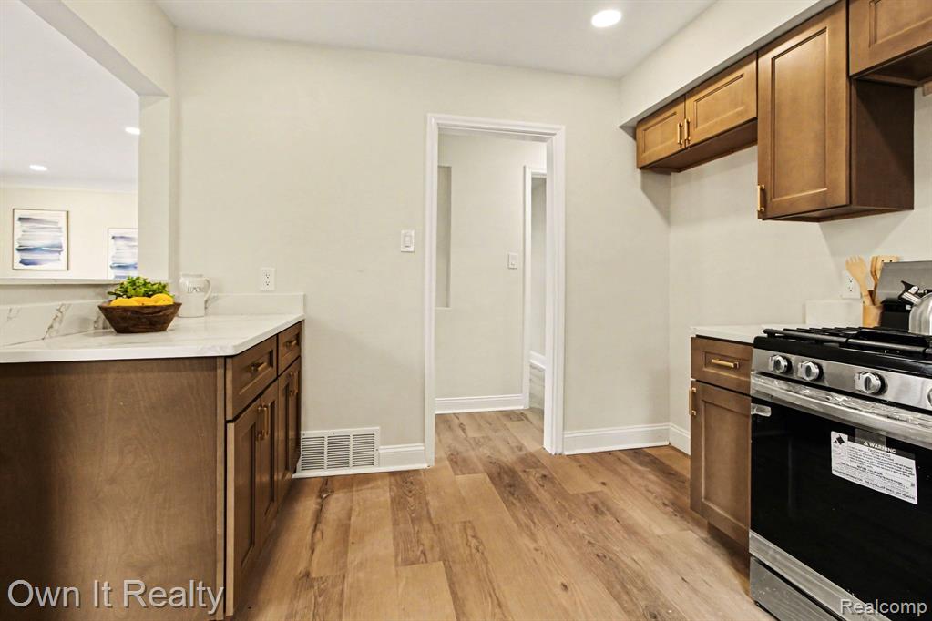 15574 Fox, Redford, MI 48239 — Photo 15