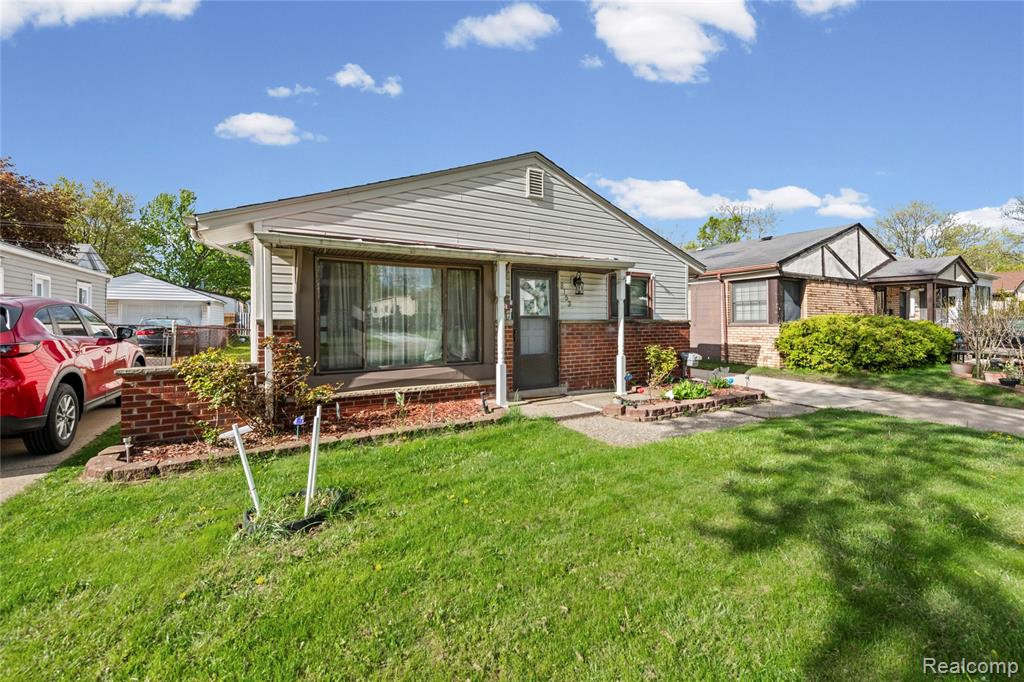 8153 Dale, Center Line, MI 48015 — Photo 3