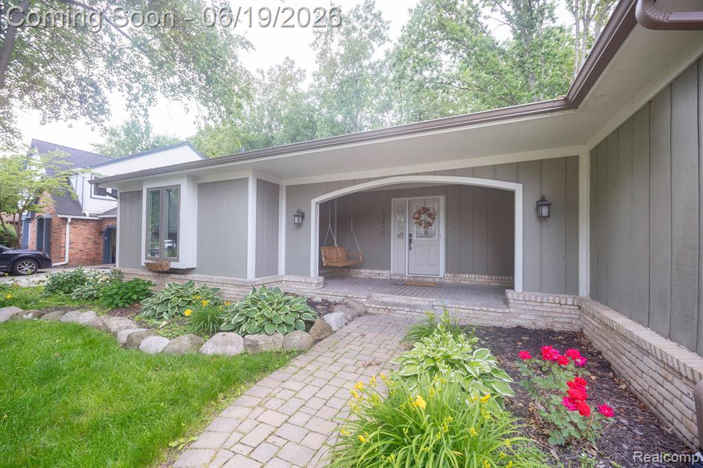 17680 Fox Glen Drive, Riverview, MI 48193