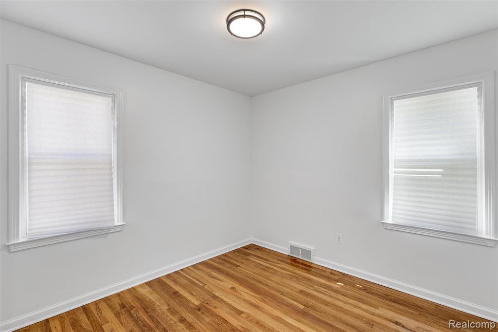 17366 Centralia, Redford, MI 48240 — Photo 9