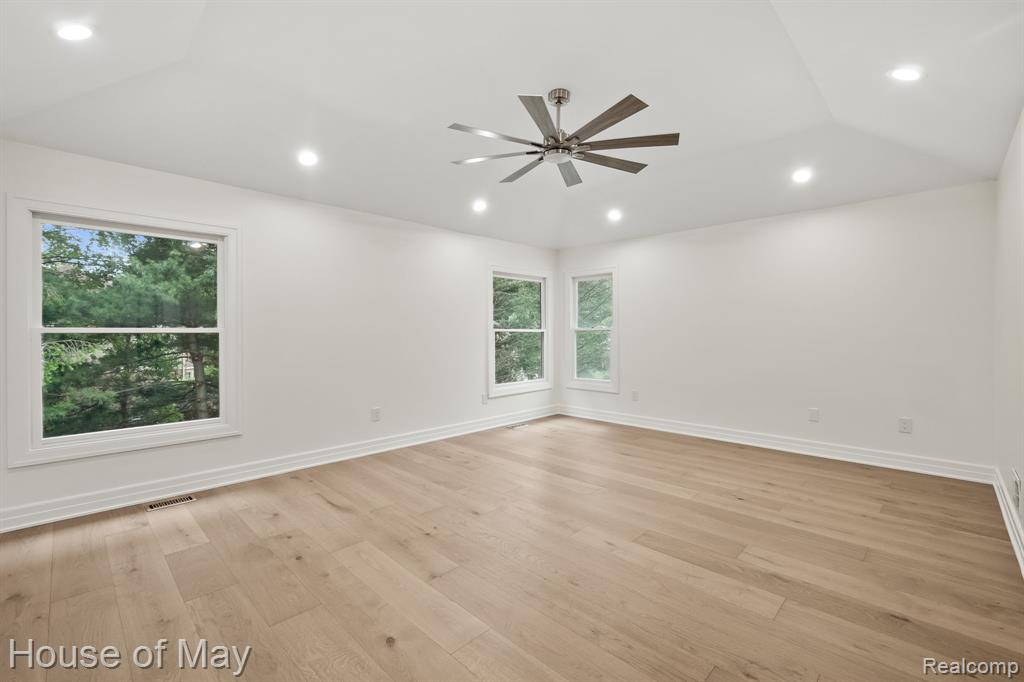 4743 S Ridge Drive, West Bloomfield, MI 48323 — Photo 24