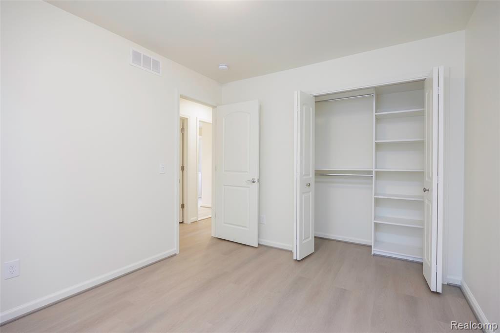 20505 Ridgemont Road, Harper Woods, MI 48225 — Photo 18