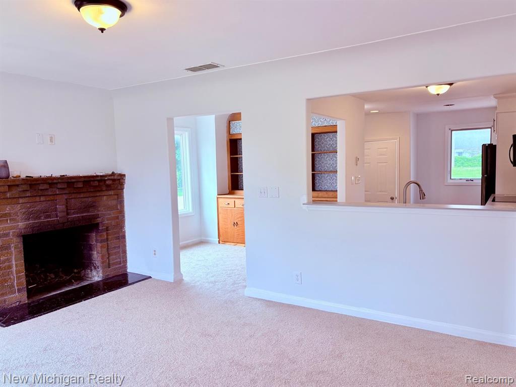 4469 S Saginaw Street, Burton, MI 48529 — Photo 9