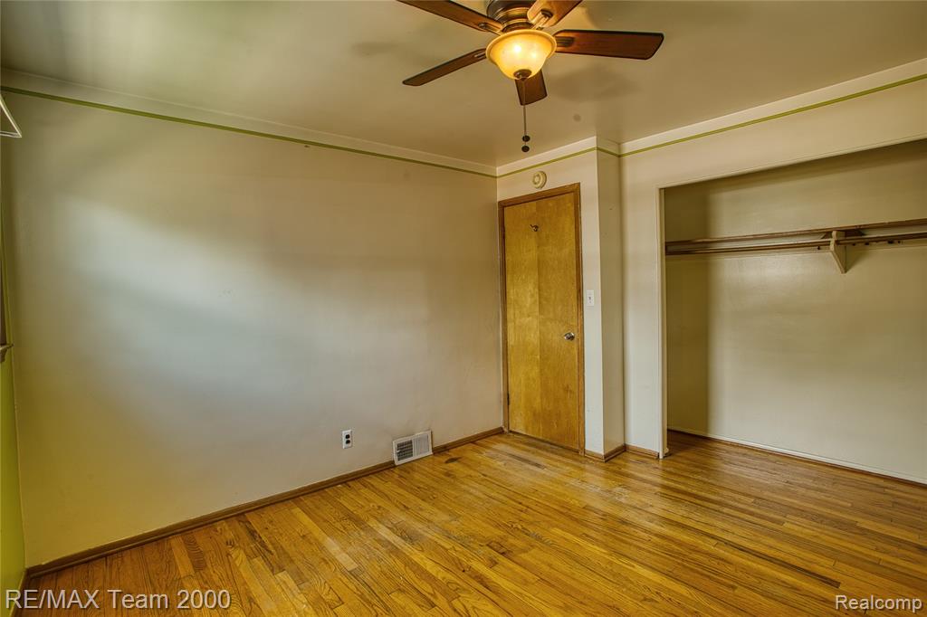 7475 Fenton Street, Dearborn Heights, MI 48127 — Photo 19