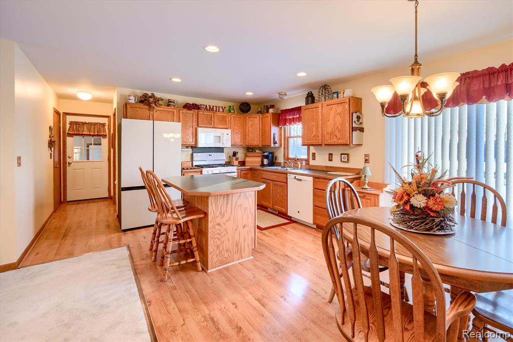 6941 Lake Pleasant Road, North Branch, MI 48461 — Photo 12