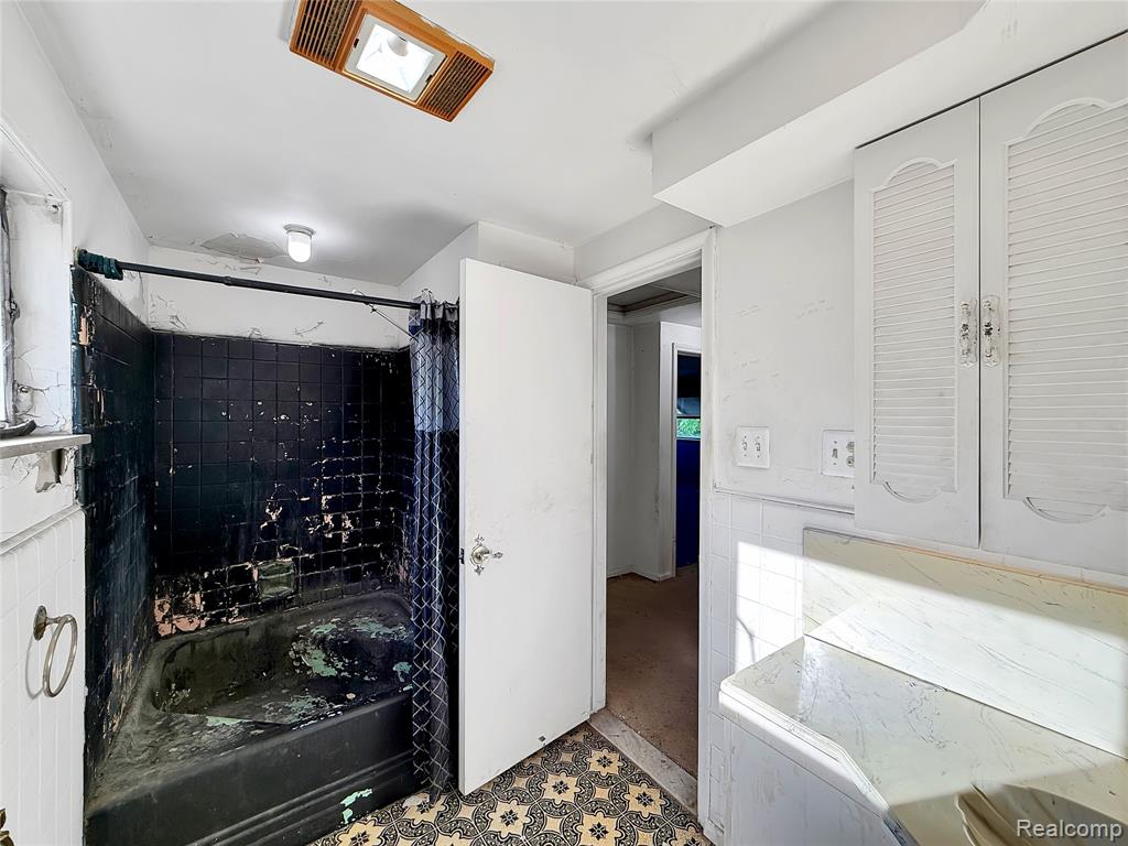 768 Washington Road, Grosse Pointe, MI 48230 — Photo 16