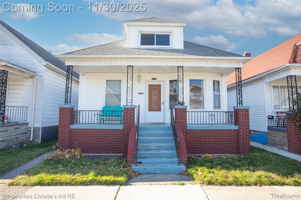 9506 CHAREST Street, Hamtramck, MI, 48212
