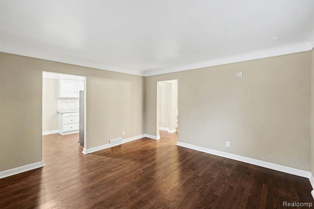 7356 Wiegand, Center Line, MI 48015 — Photo 5