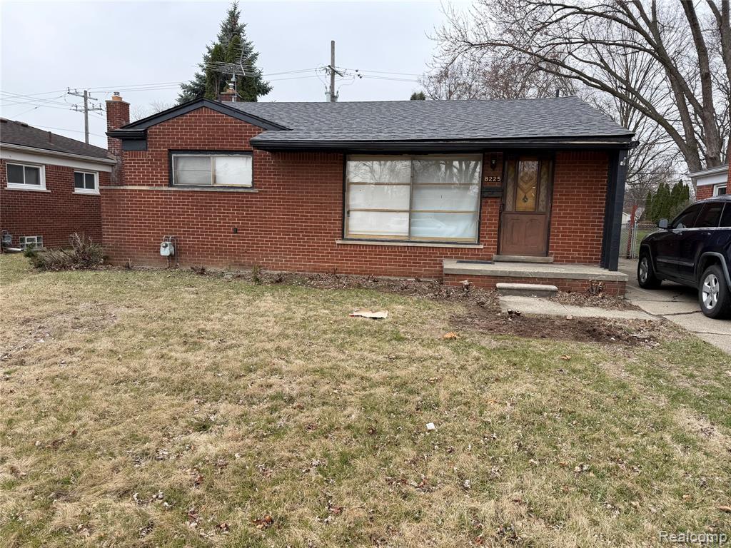 8225 Lochdale Street, Dearborn Heights, MI 48127 — front exterior