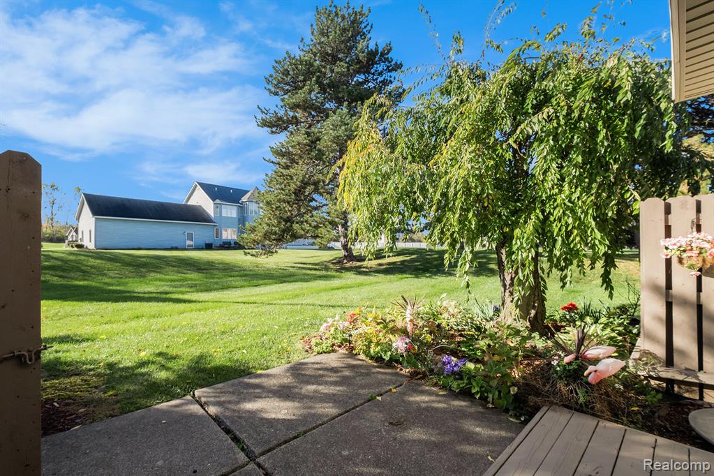 6300 Laurentian Court, Flint, MI 48532 — Photo 18