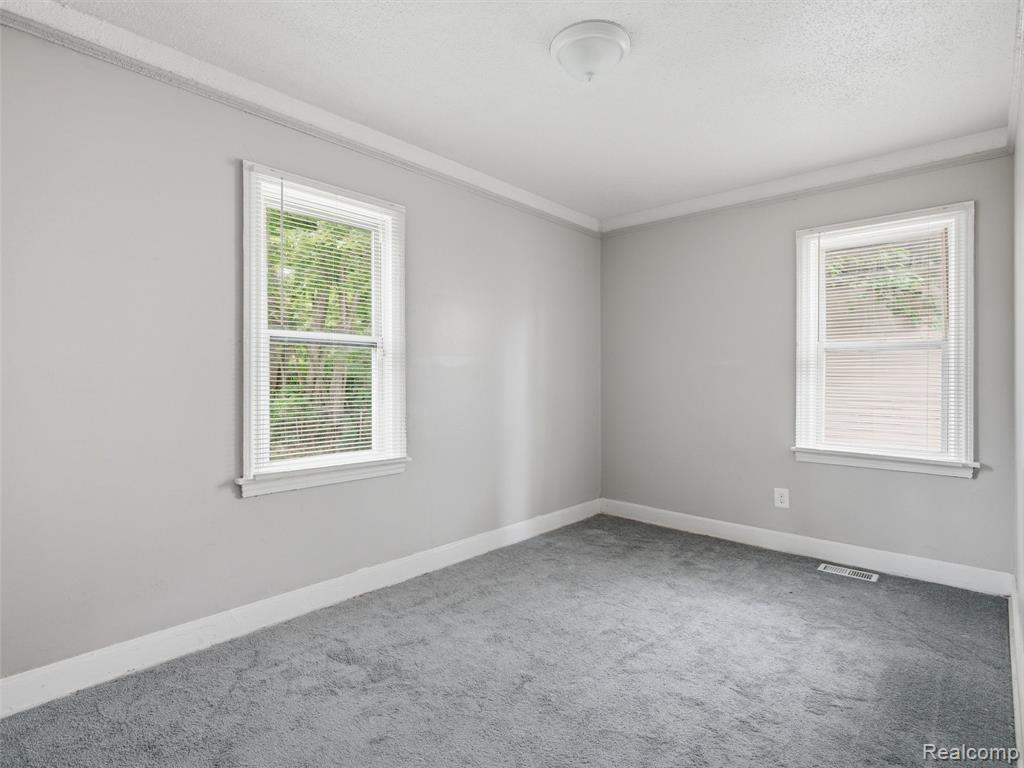 9586 Mansfield Street, Detroit, MI 48227 — Photo 8