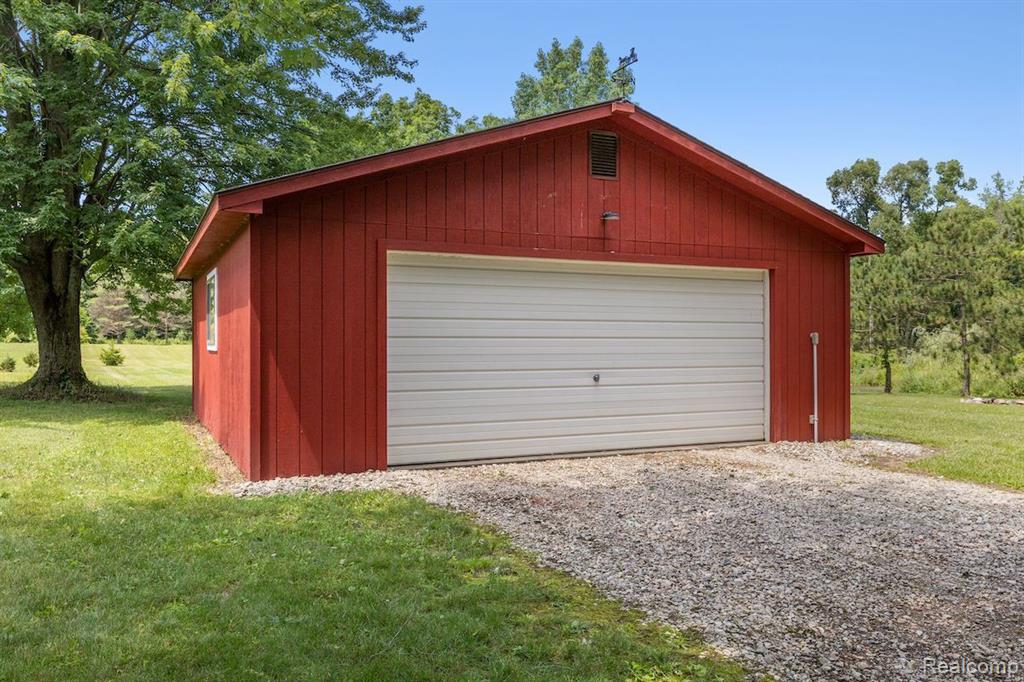 8622 S BYRON Road, Gaines Vlg, MI 48436 — Photo 5