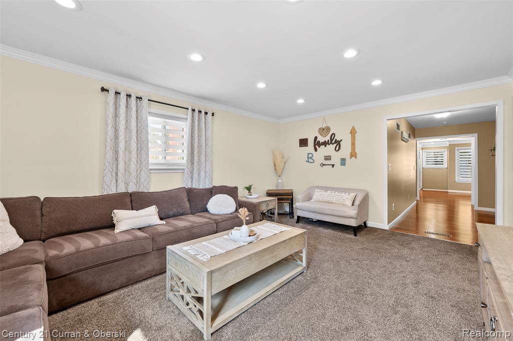 26331 Hass Street, Dearborn Heights, MI 48127 — Photo 17