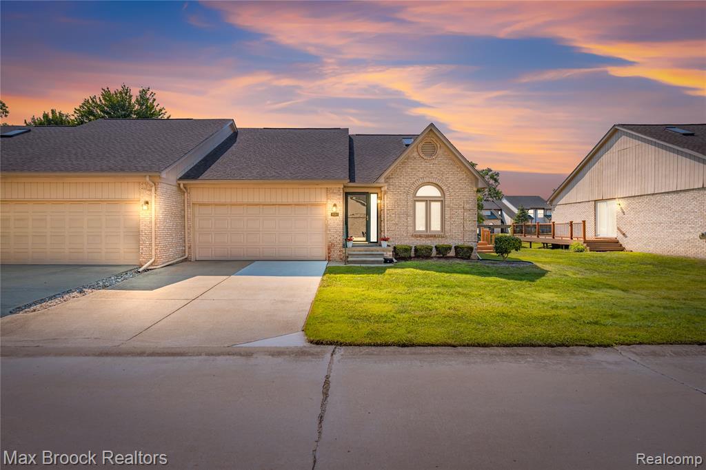 35263 Kings Forest Boulevard, Clinton Twp, MI 48035