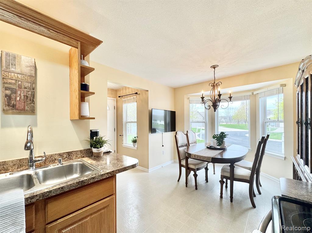 6349 Kings Court, Flushing, MI 48433 — Photo 7