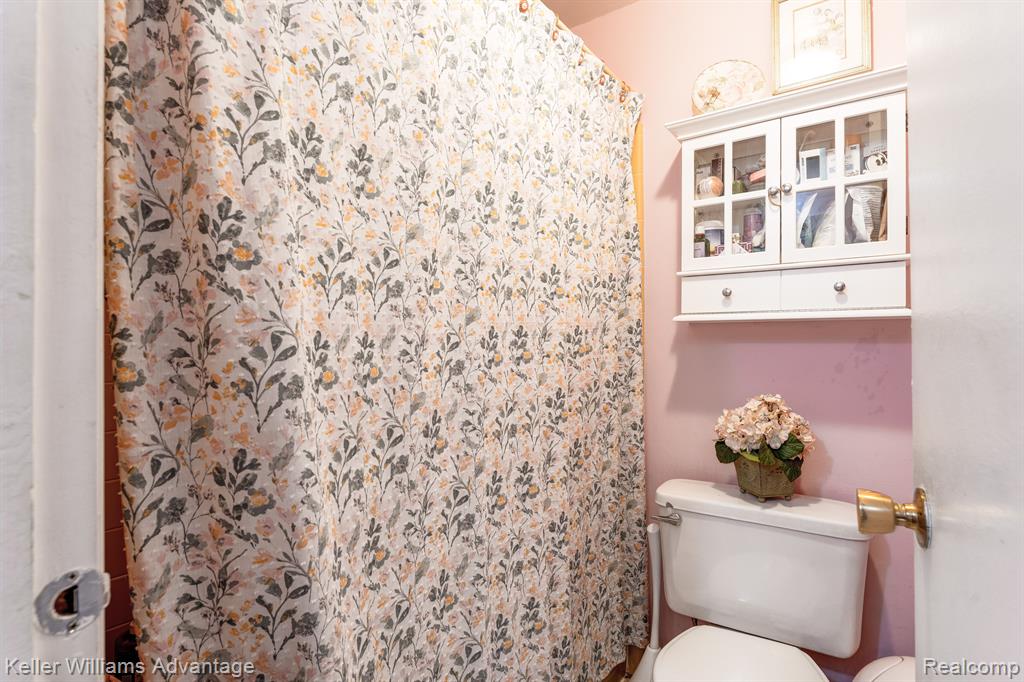42627 Savoy Court, Northville, MI 48167 — Photo 17