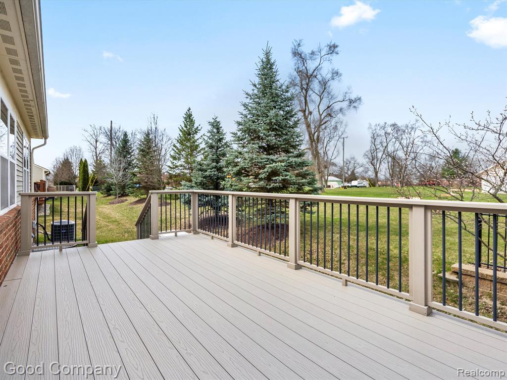 1051 PADDOCK Lane, South Lyon, MI 48178 — Photo 31