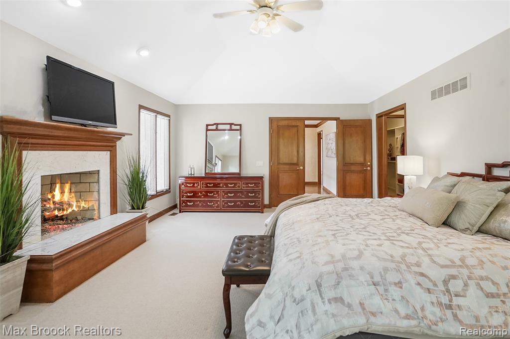60 Kingsley Manor Drive, Bloomfield Hills, MI 48304 — Photo 35
