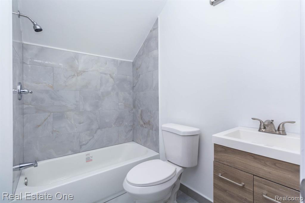 8704 Smart Street, Detroit, MI 48210 — Photo 17