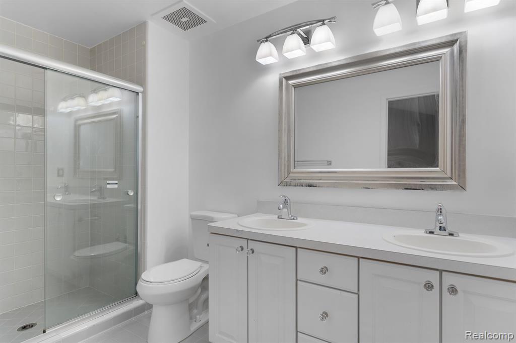 20084 RODEO COURT, Southfield, MI 48075 — Photo 12