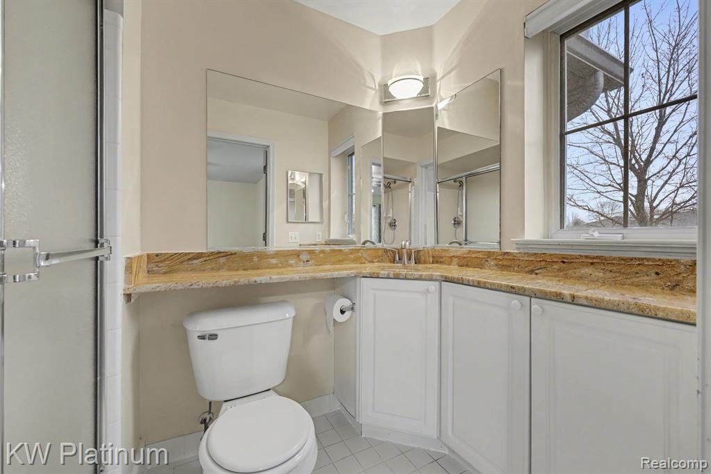 48459 Hudson Bay Court, Utica, MI 48315 — Photo 14